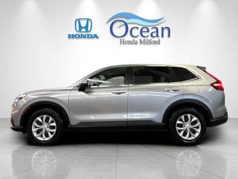 Used 2025 Honda CR-V LX image 6
