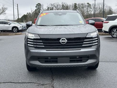 Certified 2025 Nissan Kicks SV image 2