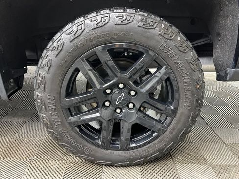 Used 2021 Chevrolet Silverado 1500 LT Trail Boss w/ Bed Protection Package AWD/4WD image 6