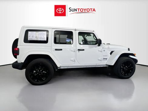 Used 2024 Jeep Wrangler Unlimited Sahara AWD/4WD image 2