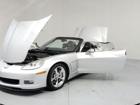 Used 2010 Chevrolet Corvette Grand Sport w/ Preferred Equipment Group RWD image 9