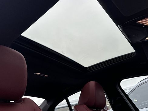Used 2023 BMW 330i Sedan w/ Premium Package RWD image 15