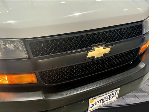 Used 2023 Chevrolet Express 3500 LS RWD image 31