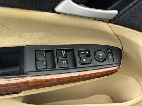 Used 2012 Honda Accord EX-L image 17