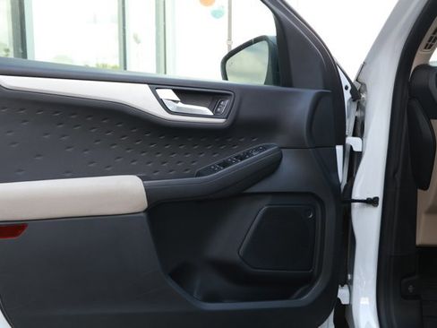 Used 2020 Ford Escape SE Sport image 21