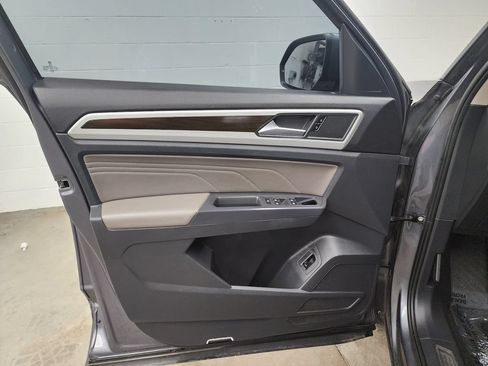 Used 2021 Volkswagen Atlas SE w/ Panoramic Sunroof Package AWD/4WD image 9