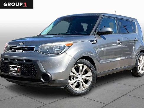 Used 2015 Kia Soul + image 1