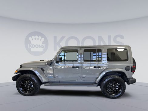 Used 2022 Jeep Wrangler Unlimited Sahara AWD/4WD image 2