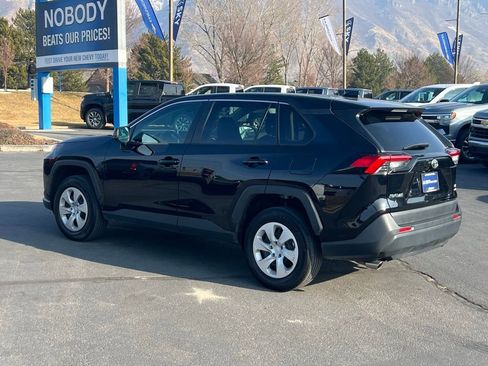 Used 2024 Toyota RAV4 LE image 9