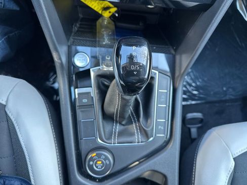 New 2026 Volkswagen Taos SE image 12