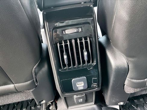 Certified 2023 Jeep Compass Latitude image 16