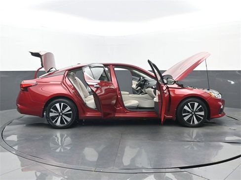 Used 2022 Nissan Altima 2.5 SV w/ SV Premium Package image 34