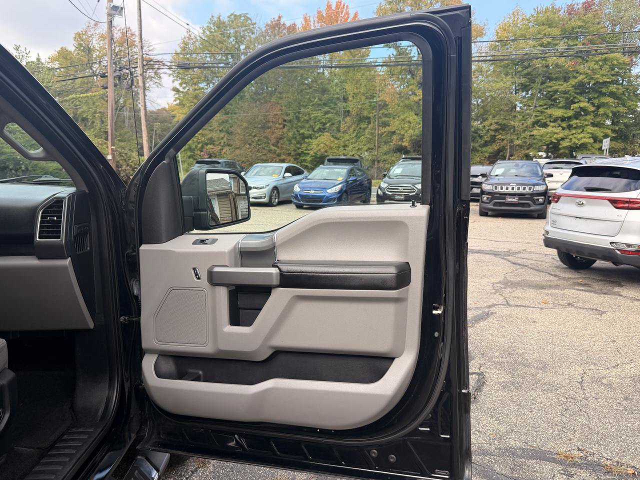 Used 2016 Ford F150 XLT w/ Equipment Group 302A Luxury AWD/4WD image 27