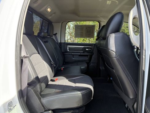 Used 2018 RAM 2500 Big Horn w/ Sport Appearance Group AWD/4WD image 28