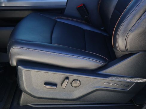 Used 2025 Ford F250 Lariat w/ Chrome Package image 16