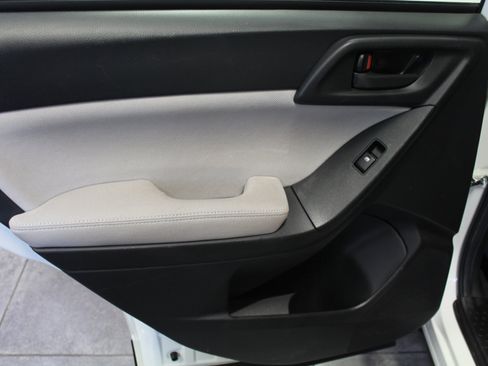 Used 2015 Subaru Forester 2.5i w/ Alloy Wheel Package image 20