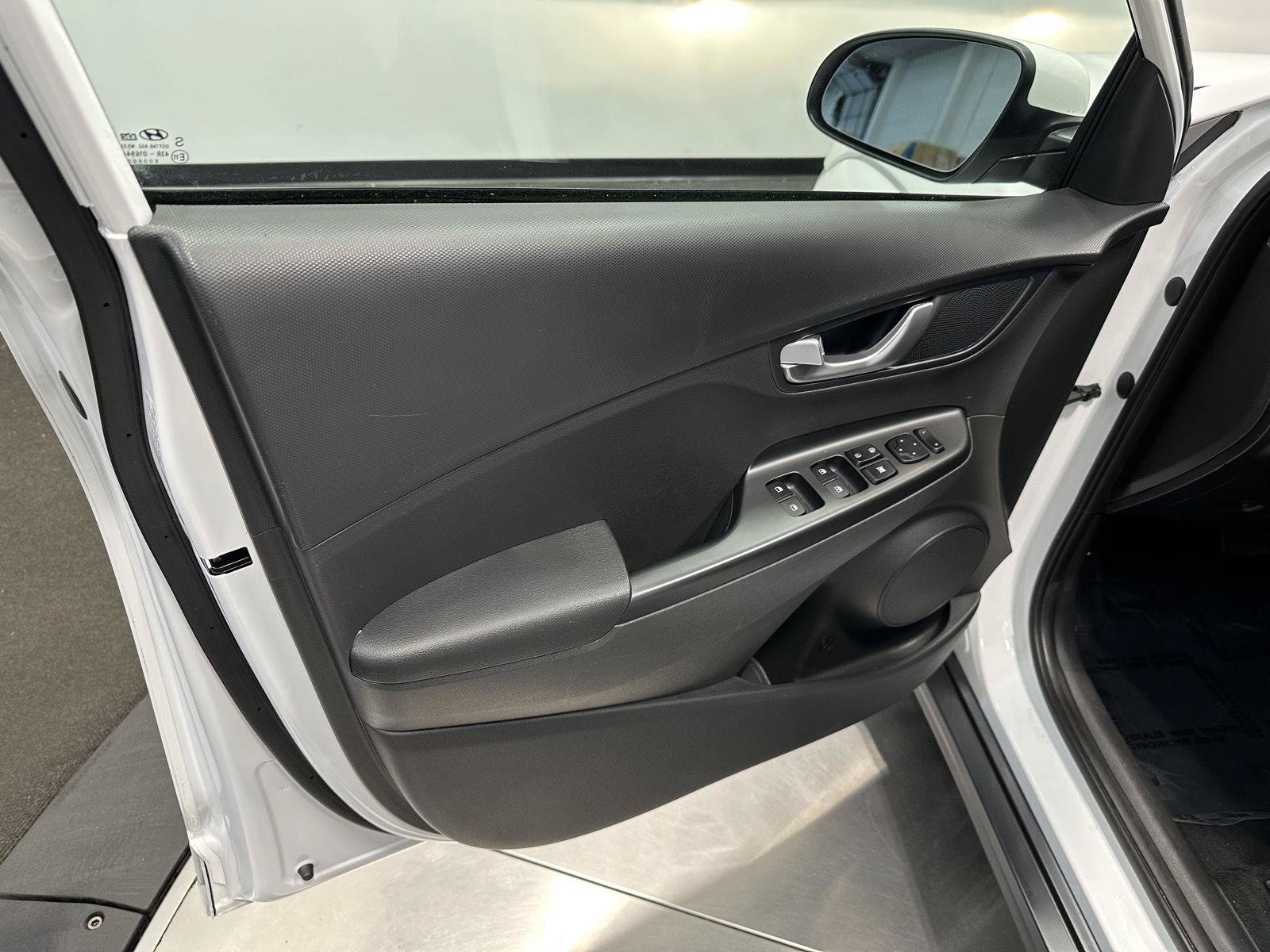 Certified 2023 Hyundai Kona SE FWD image 13
