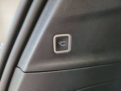 New 2026 Chrysler Pacifica Select image 9