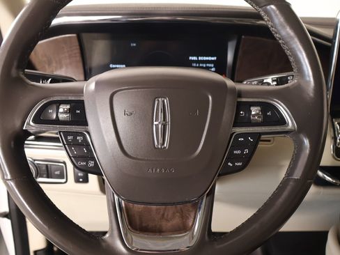 Used 2020 Lincoln Navigator Reserve w/ Luxury Package AWD/4WD image 3