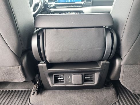 Used 2025 Chevrolet Silverado 1500 LT image 18