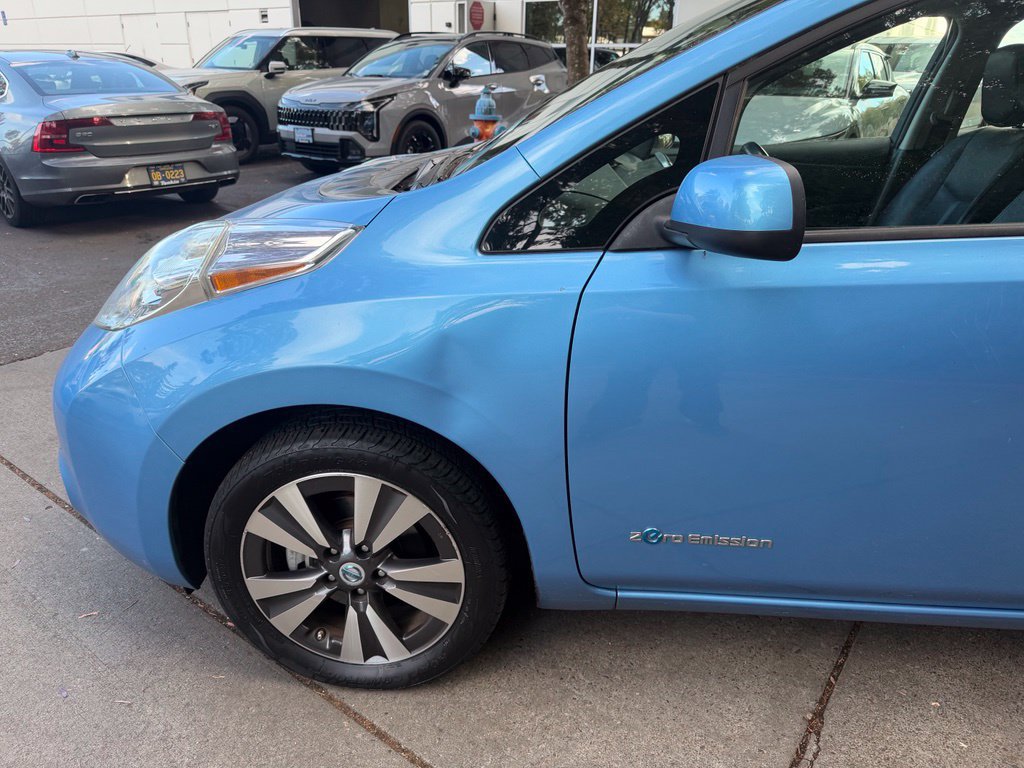 Used 2013 Nissan Leaf SL FWD image 8