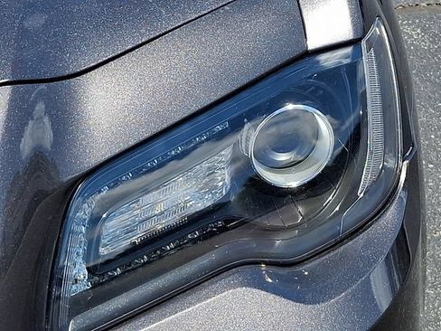 Used 2022 Chrysler 300 S RWD image 9