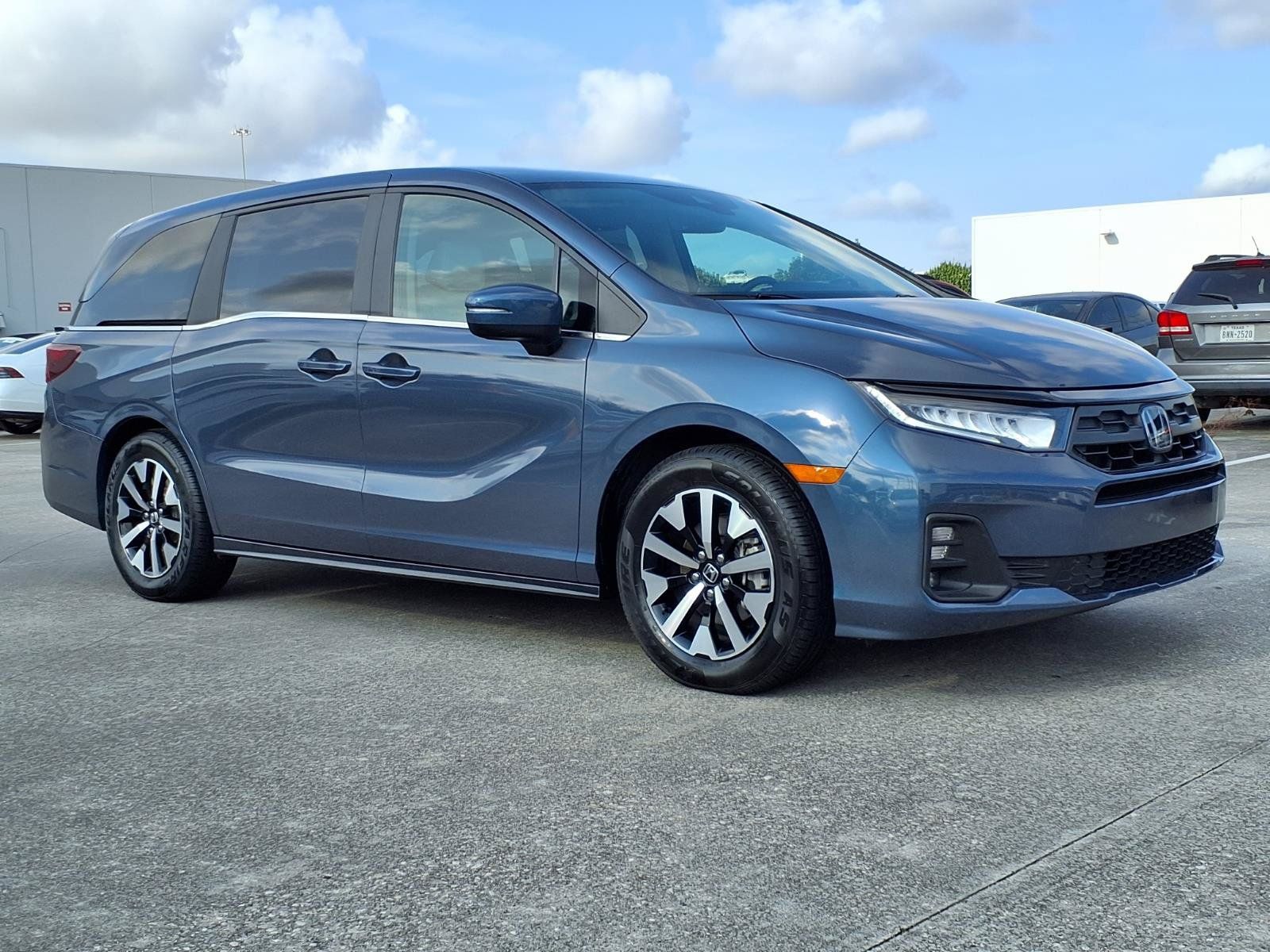 Certified 2025 Honda Odyssey EX-L image 2