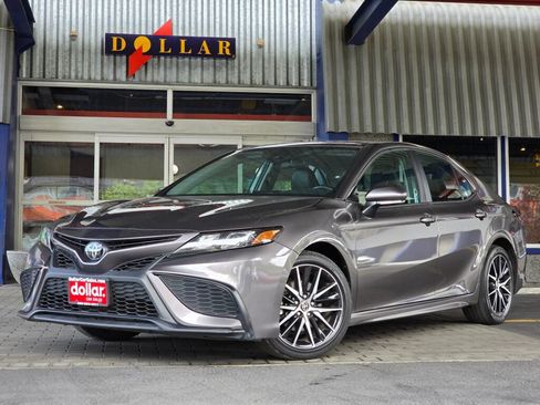 Used 2024 Toyota Camry SE w/ Cold Weather Package FWD image 1