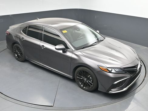 Used 2022 Toyota Camry XSE image 33