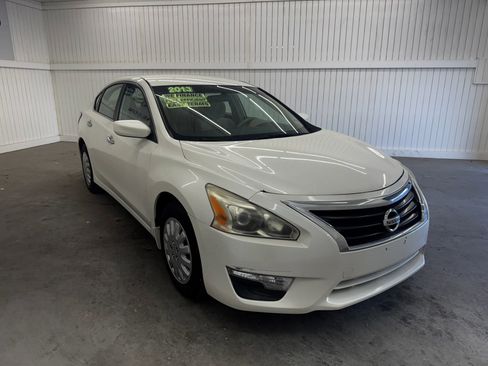 Used 2013 Nissan Altima 2.5 S image 3