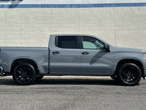 Certified 2025 Chevrolet Silverado 1500 Custom image 3
