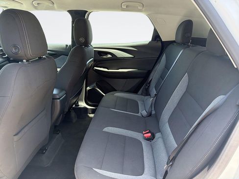 Used 2025 Chevrolet TrailBlazer LS FWD image 24