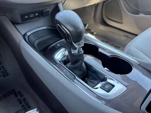 Used 2022 Chevrolet Malibu LT FWD image 13