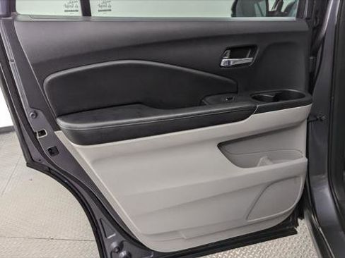 Used 2019 Honda Pilot LX image 16