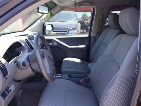 Used 2017 Nissan Frontier SV w/ SV Value Truck Package RWD image 13