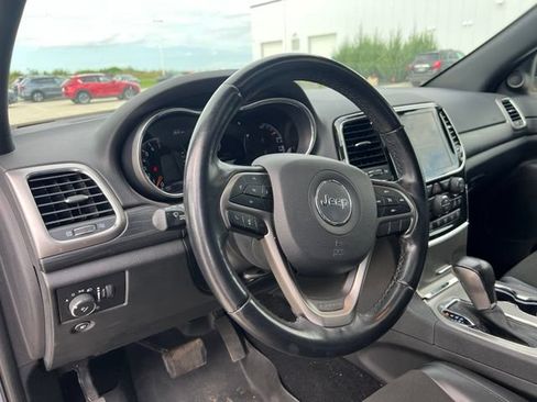 Used 2021 Jeep Grand Cherokee Laredo X AWD/4WD image 11