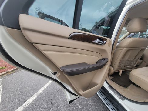 Used 2013 Mercedes-Benz ML 350 2WD w/ Premium 1 Pkg image 23