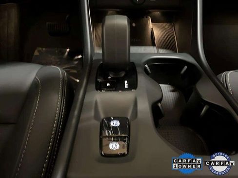 Used 2025 Volvo XC40 B5 Core image 59