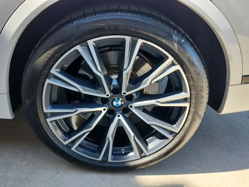 Used 2022 BMW X7 M50i AWD/4WD image 10