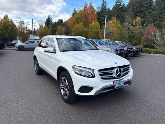 Used 2019 Mercedes-Benz GLC 300 4MATIC image 3