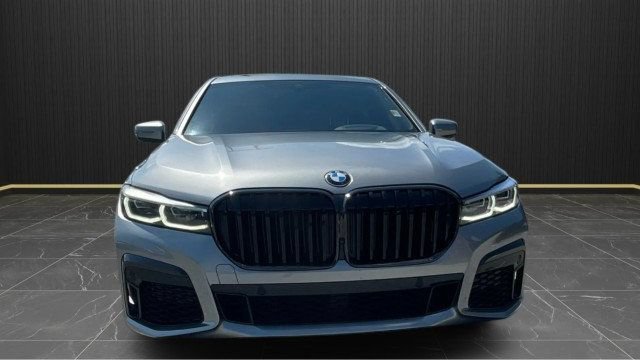 Used 2022 BMW 750i xDrive w/ Autobahn Package AWD/4WD image 8