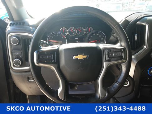 Used 2020 Chevrolet Silverado 1500 LT w/ Convenience Package image 18