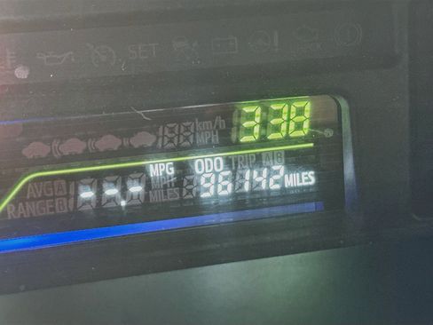 Used 2014 Toyota Prius V Five FWD image 18