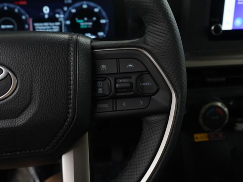 Used 2025 Toyota Tacoma TRD Off-Road image 25