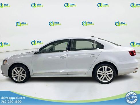 Used 2017 Volkswagen Jetta SEL FWD image 9