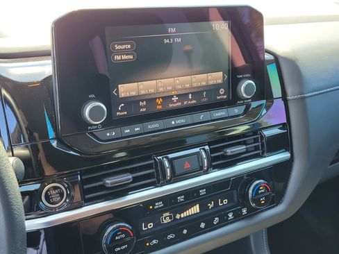 Used 2022 Nissan Pathfinder S FWD image 30