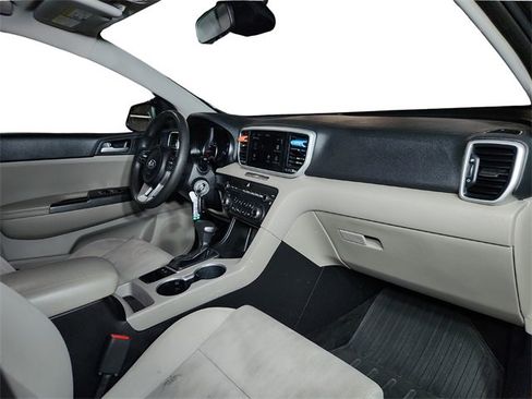 Used 2020 Kia Sportage LX image 21