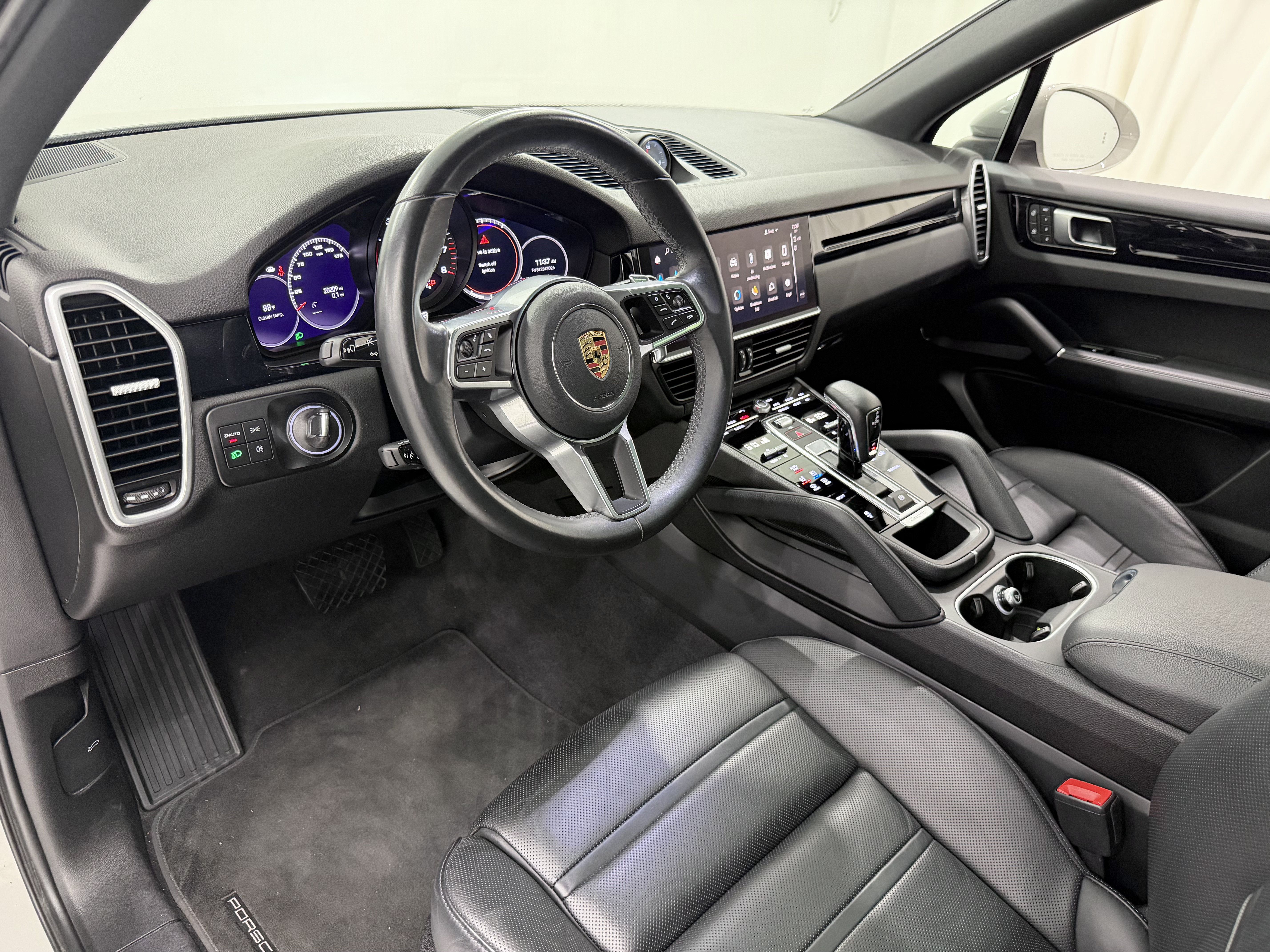 Certified 2023 Porsche Cayenne w/ Premium Package AWD/4WD image 26