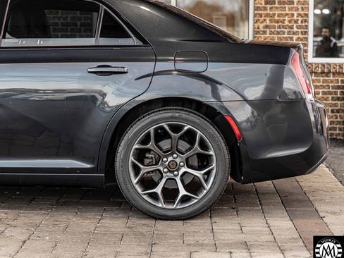 Used 2017 Chrysler 300 S image 7