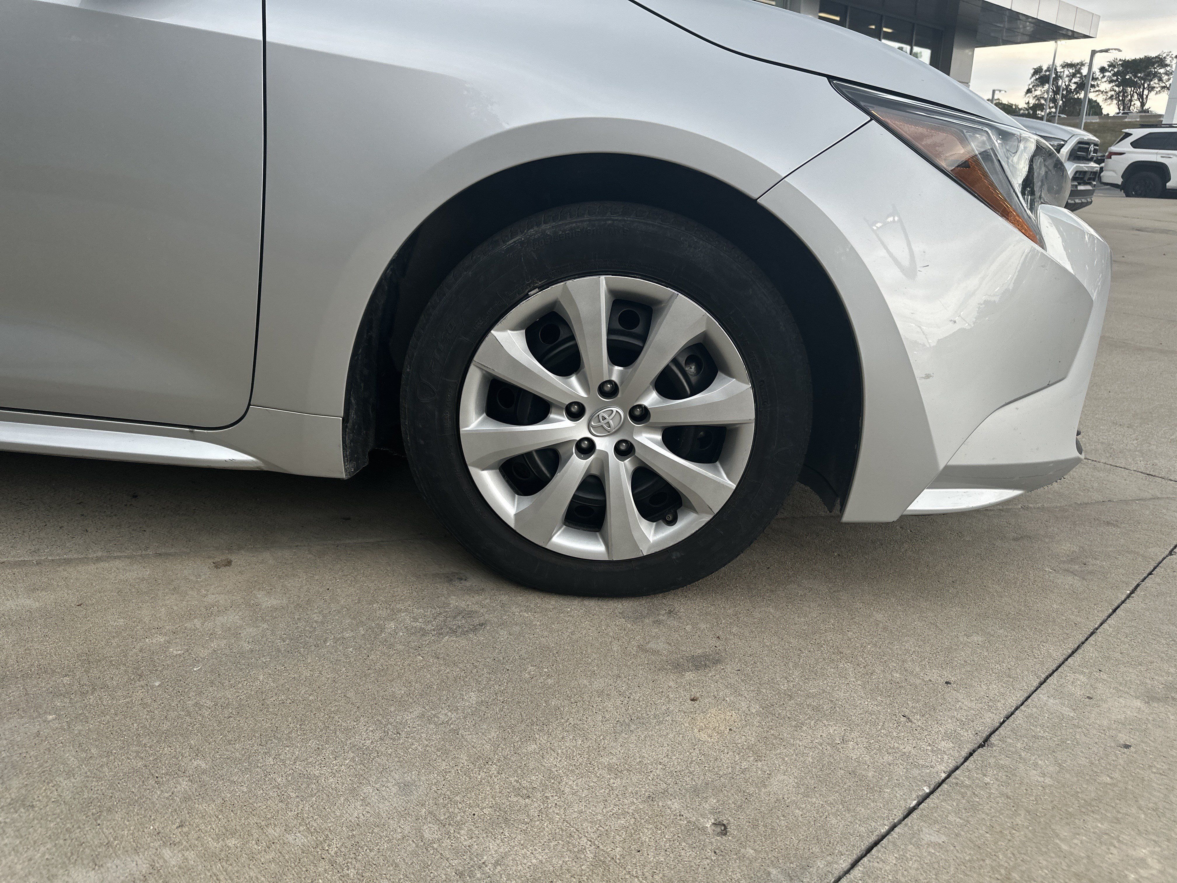 Used 2025 Toyota Corolla LE FWD image 33